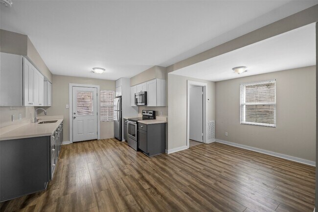 Photo - 6918 Irvington Blvd