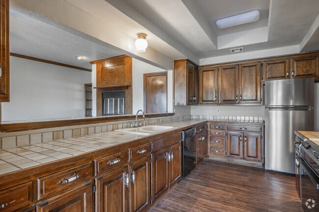 Eagle Crest Apartments