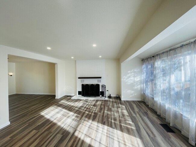 Photo - 1675 Kings Row