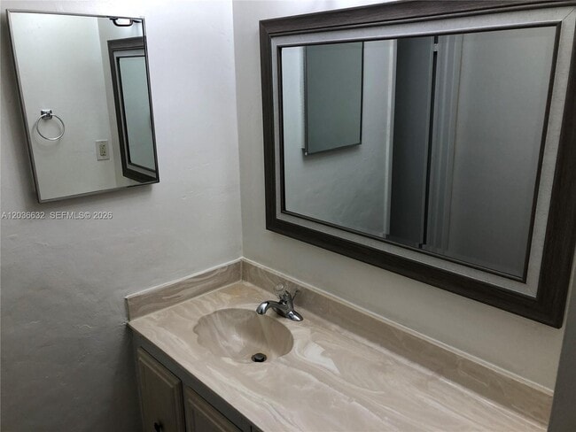 Photo - 10852 N Kendall Dr Unit 316