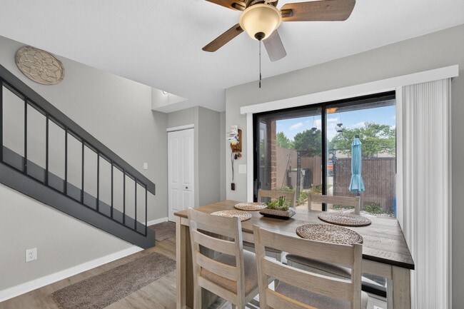 Photo - 1421 W Edgerton Ave
