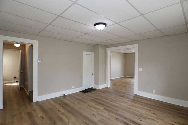 Photo - 917 W Jackson St