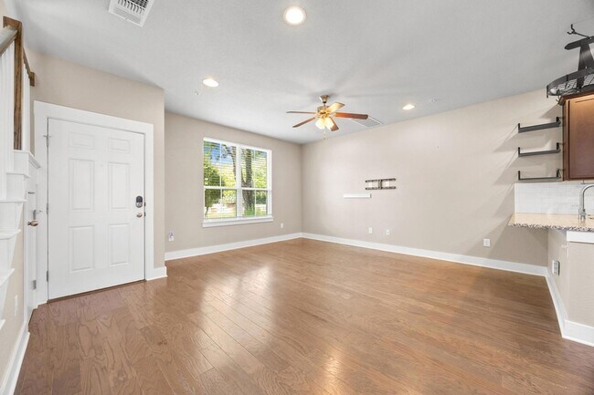 Photo - 7505 Sugar Magnolia St