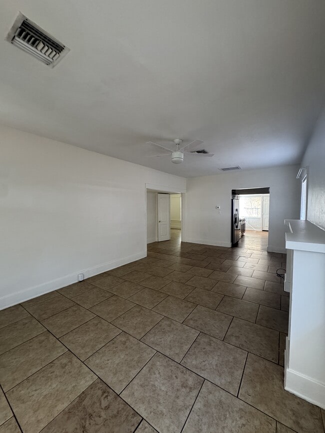 Photo - 1344 E Moreland St