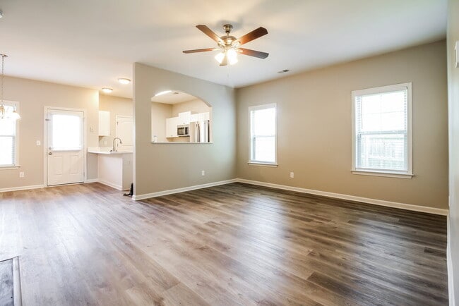 Photo - 20 Thomas Ct