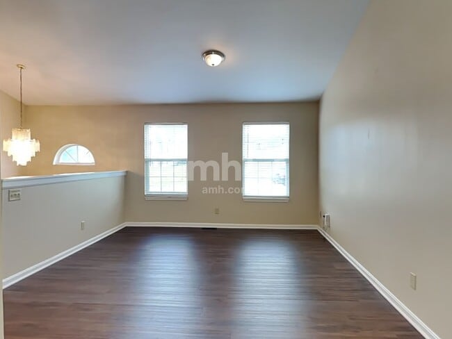 Photo - 547 Rosebud Cir