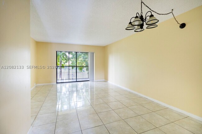 9022 NW 28th Dr Unit 2-212