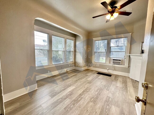 Photo - 121 E Lockeford St Unidad 2