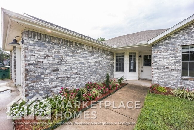 Photo - 601 Cass Rd