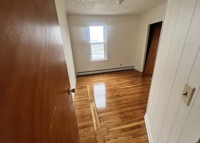 Photo - 212 Brightman St Unidad 2nd floor