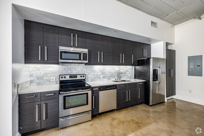 Studio - 779SF - Kitchen