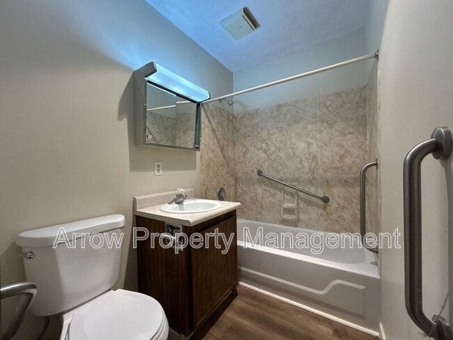 130 S 5th St