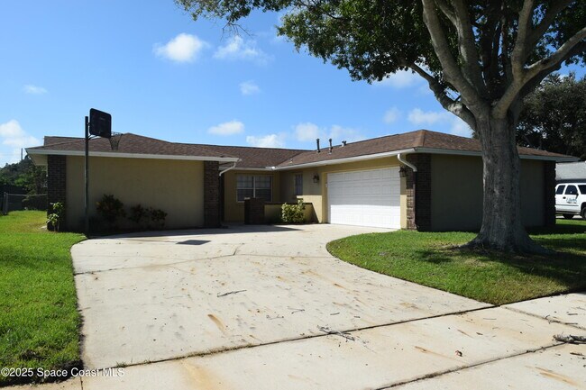 Photo - 1941 Talloak Rd