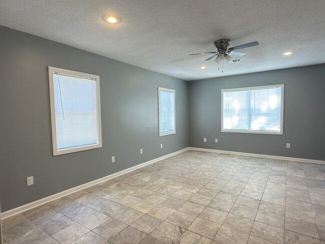 Photo - 504 E Adair St