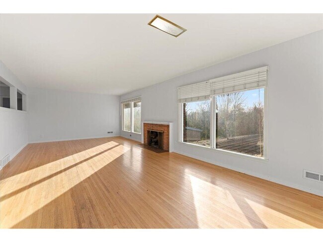 Photo - 5528 Merritt Cir