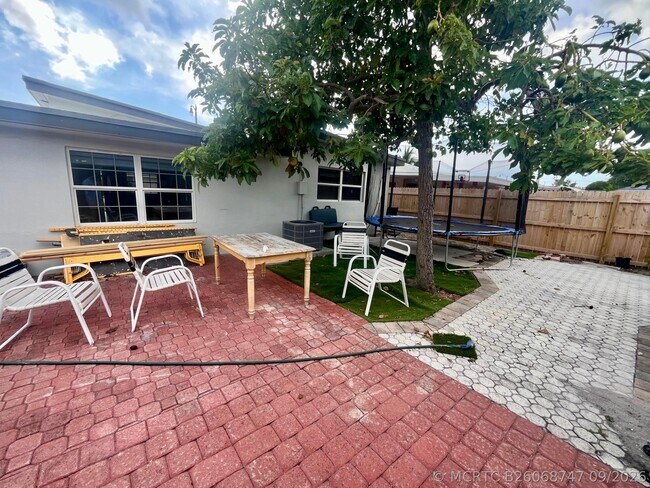Photo - 3765 NE 18th Ave