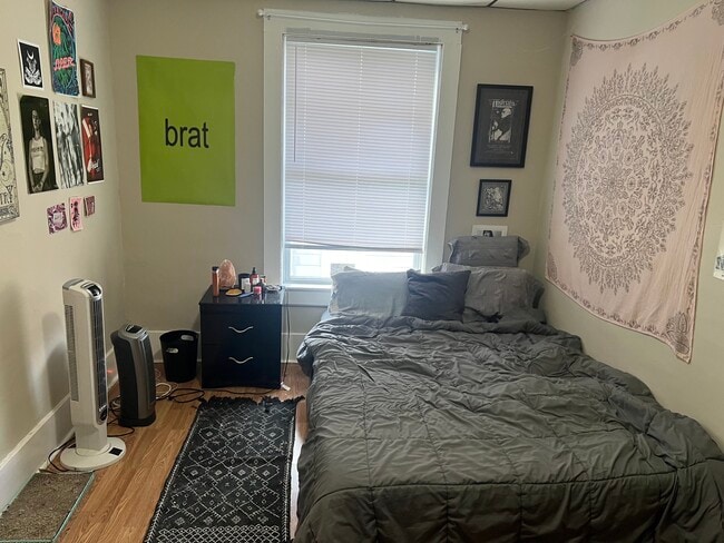 Photo - 35. W. University Street Unit 2W