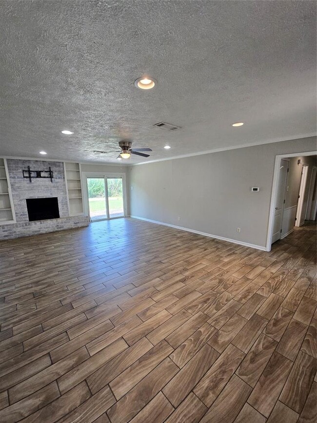 205 E Cherokee Dr