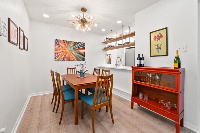 Photo - 2450 Ashdale Dr Unidad D228