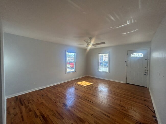 Photo - 511 Sewall Ave Unit A