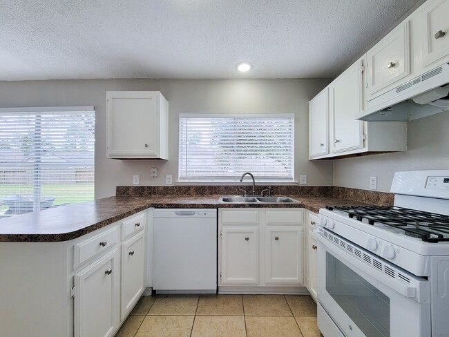 Photo - 12010 Roan Dr