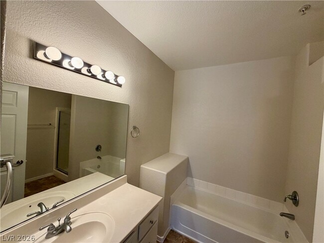 Building Photo - 2291 W Horizon Ridge Pkwy Unit 6231