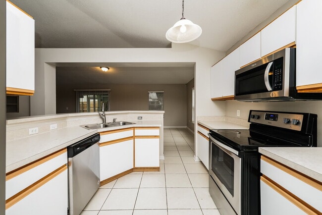 Photo - 12814 Lake Vista Dr