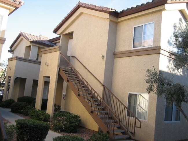 Photo - Condo on 2nd floor - Move-in Ready - 3 bed... Unit 2011