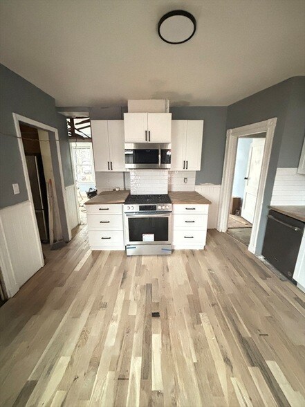 Building Photo - 46 Evelyn St Unit 1