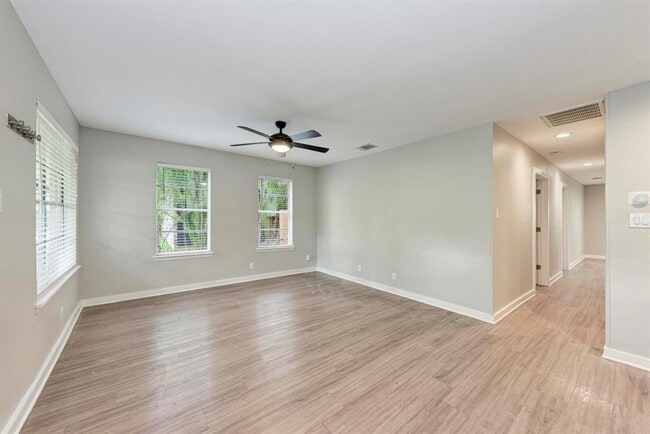 Photo - 1612 Elmhurst Dr