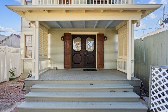 Photo - 611 Church St