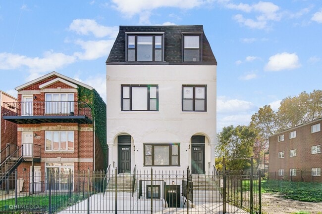 Building Photo - 2735 W Polk St Unit 2