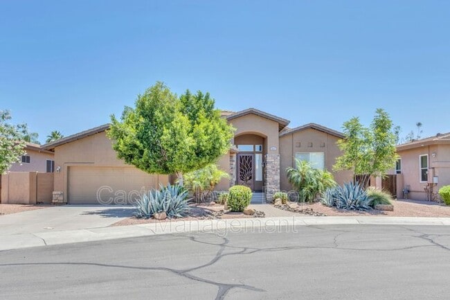 Photo - 1811 W Maplewood Pl