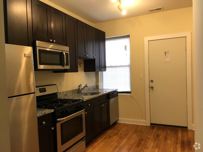 Building Photo - 3216 W Argyle St Unit 2 Rental