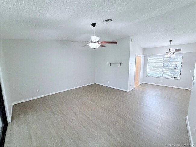 Photo - 800 NW Fork Rd Unit 10