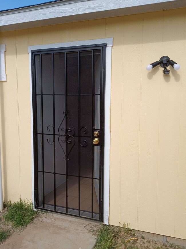 Motion sensor - 327 Adeline St Unit 2