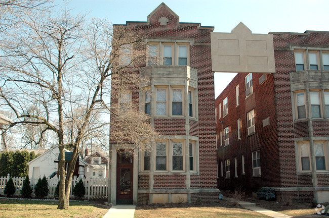 Building Photo - 3726 - 3730 School Ln Rental