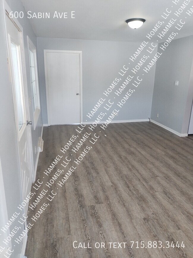 Photo - 600 Sabin Ave E