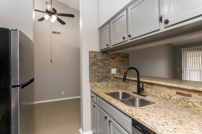 1BR, 1BA - 680SF