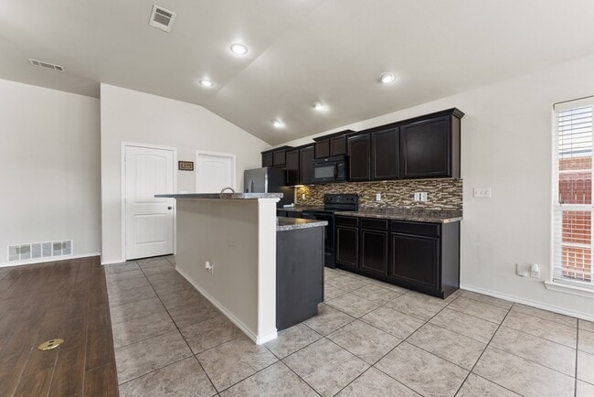Photo - 716 Duke Ave