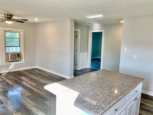 Stunning Living Room - 2620 Tuam St Unit 2