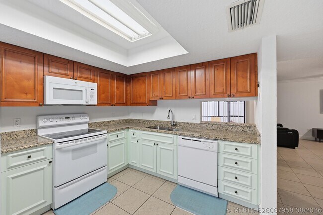 301 Lakewood Dr