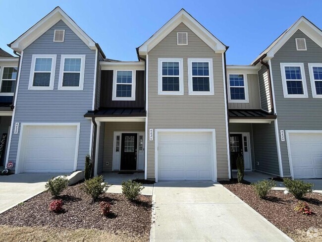 Building Photo - Stunning 3BD, 3BA Raleigh Townhome in an H...