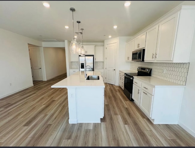 Photo - 1744 Halo Ave