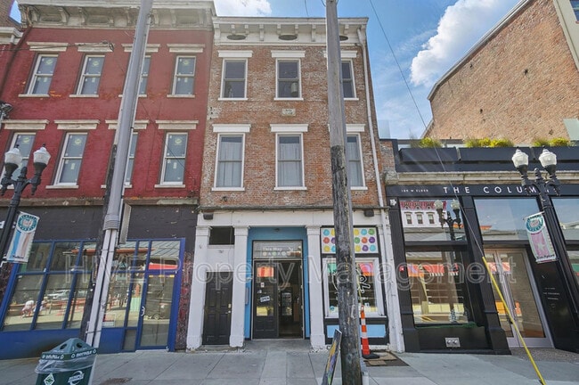 Photo - 107 W Elder St Condo