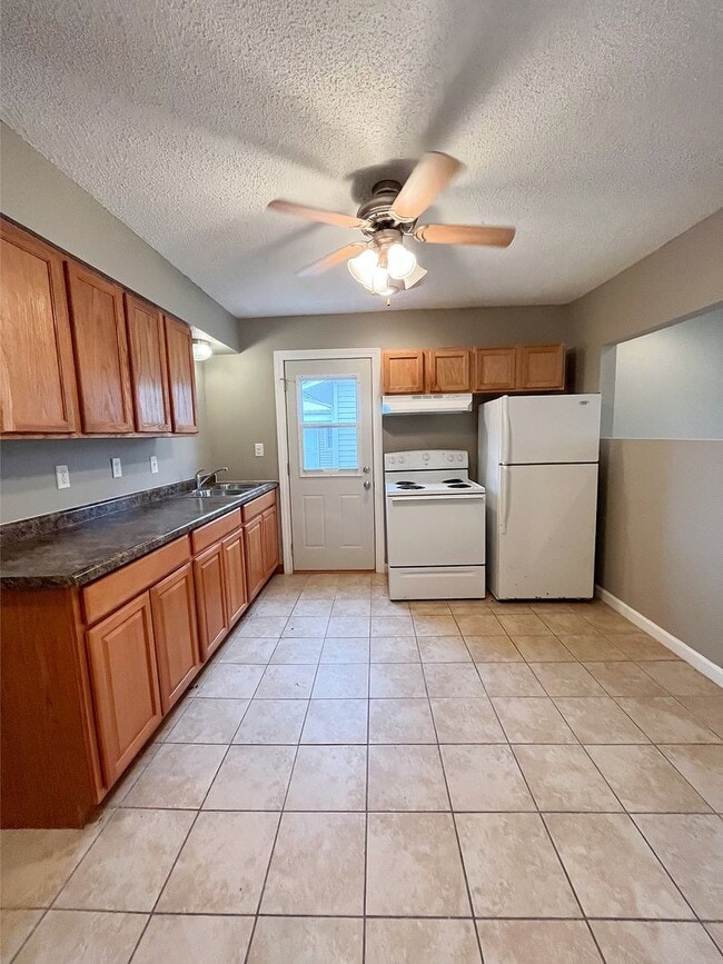 Photo - 415 E Young Ave Unidad B