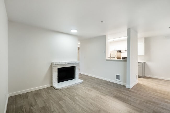 Spinnaker Apartments