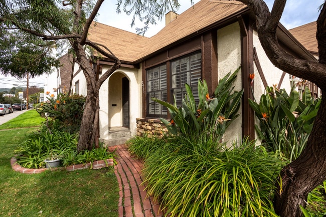 Photo - 2900 Griffith Park Blvd