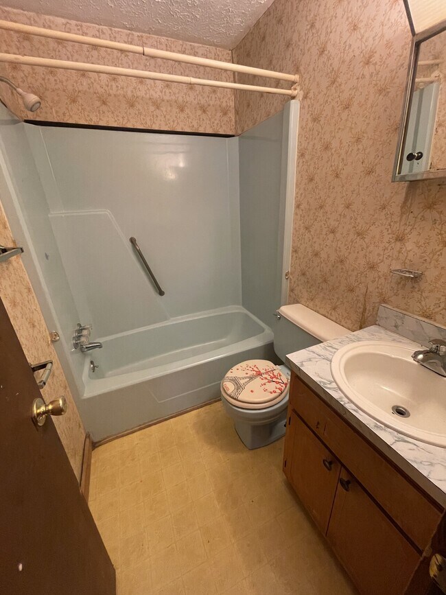 Photo - 101 Meadowgreen Unit 3