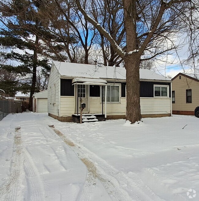 Building Photo - Affordable 2-Bedroom Gem in Flint – Detach... Rental